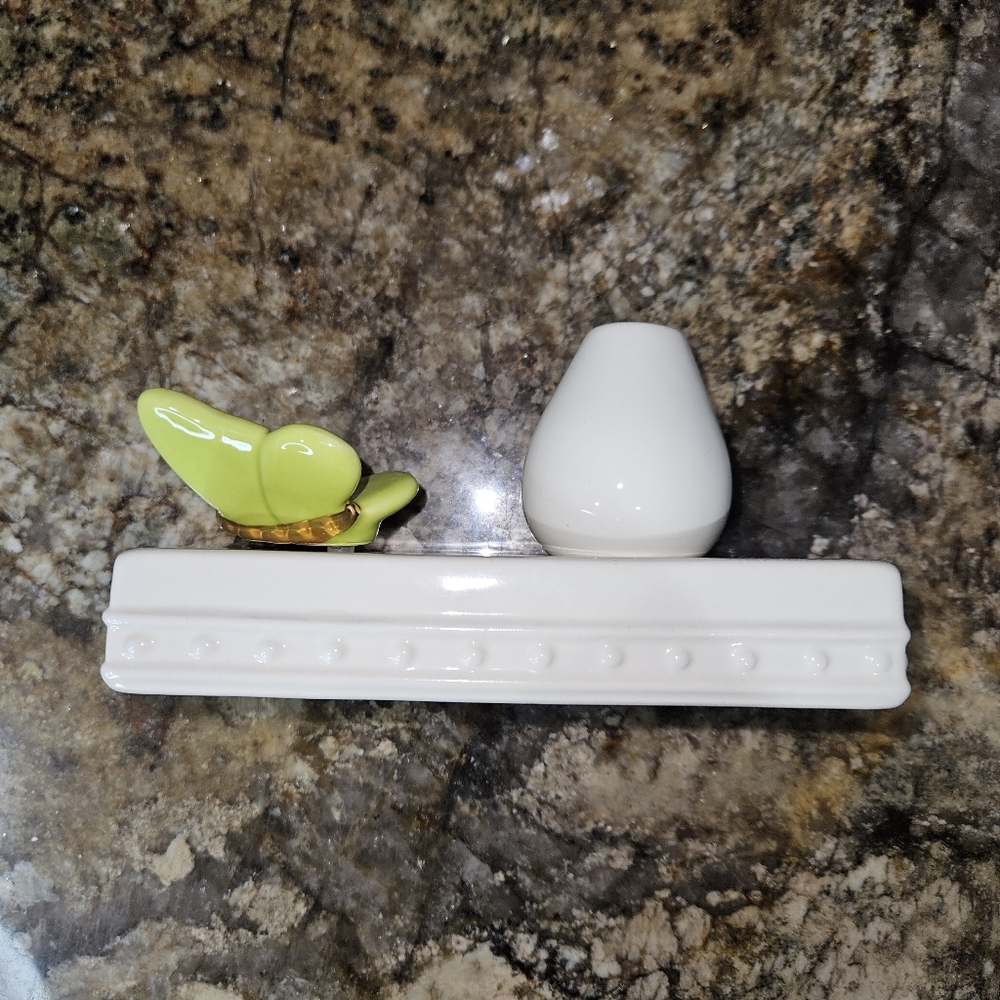 NF Nora Fleming White Ceramic Bud Vase Pen Toothpick Holder Green Butterfly HTF - Picture 6 of 16